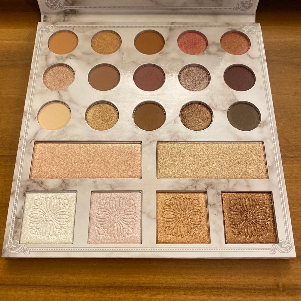 BH Cosmetics Carli Bybel Deluxe Edition Palette